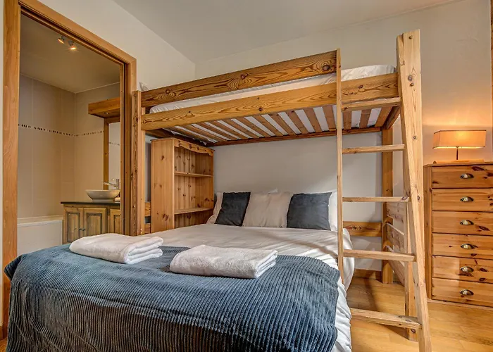 Apartment Le Paradis 2 - Alpes Travel - Central Chamonix
