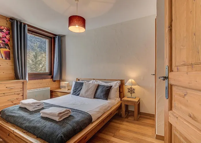 Apartment Le Paradis 2 - Alpes Travel - Central Chamonix